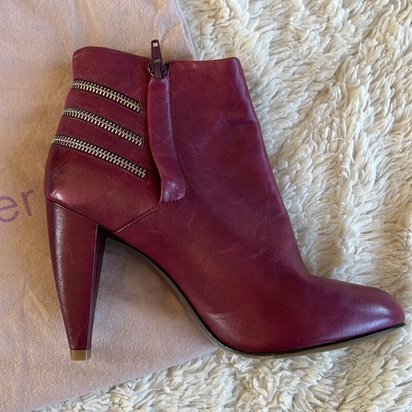 Botkier Booties 💜 - Picture 4 of 11